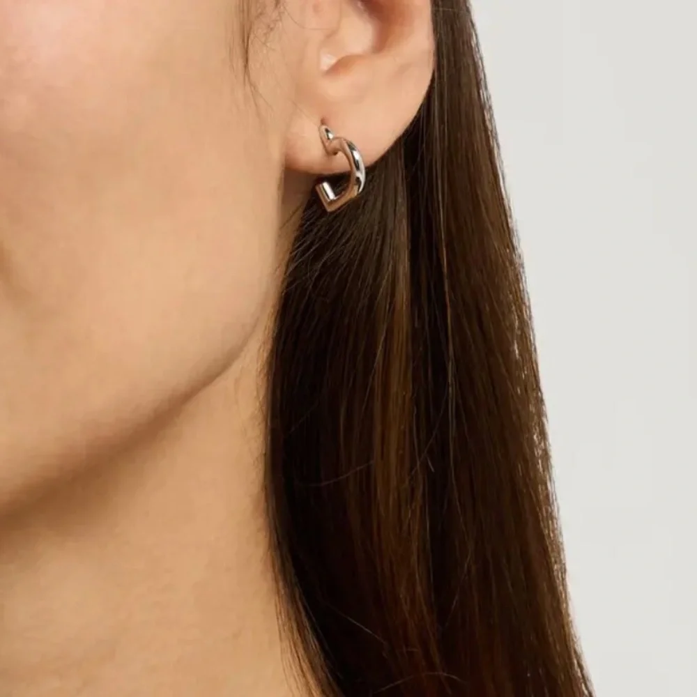 Price Firm - KATE SPADE Heart You Hoop Earrings